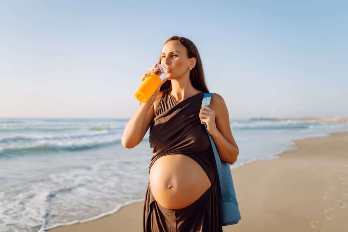 5 cuidados essenciais que toda grávida deve ter na praia
