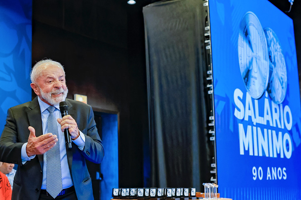Lula em evento do salário mínimo