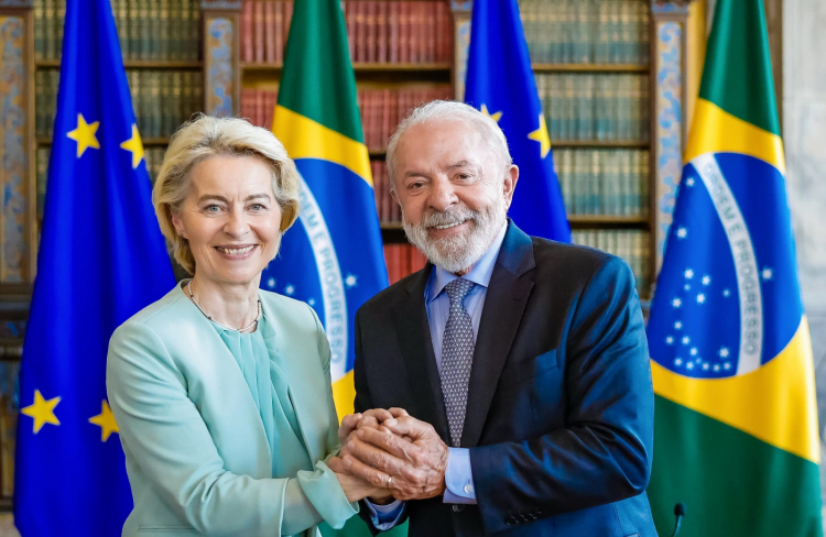 ​UE e Brasil avançam nas negociações para explorar minerais críticos, diz von der Leyen