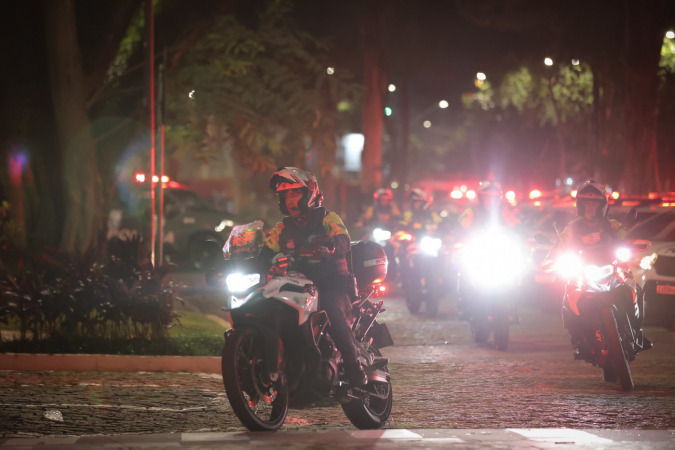 A operação tem como foco coibir crimes contra o patrimônio, especialmente os praticados com o uso de motocicletas, além de intensificar a fiscalização de trânsito