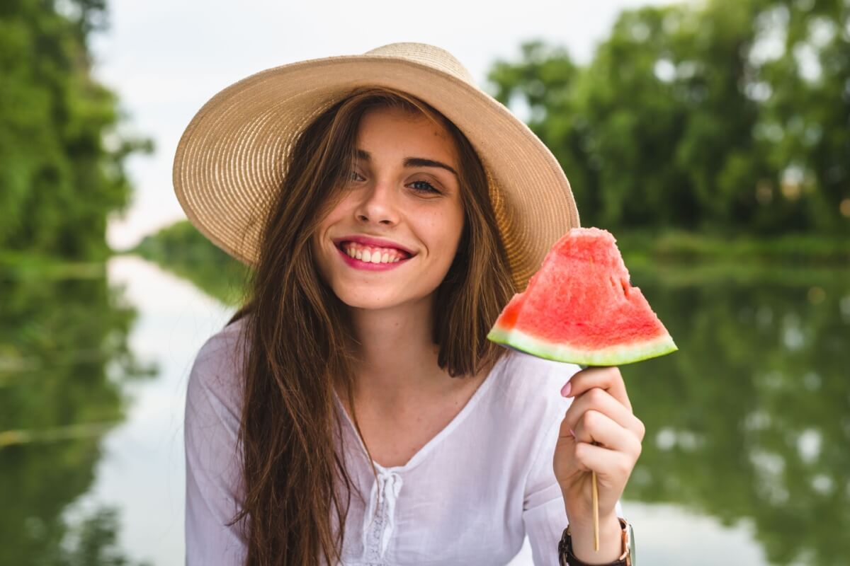 Certos alimentos ajudam a enfrentar o calor e contribuem para o emagrecimento 