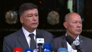 Carlos Viana na entrevista coletiva