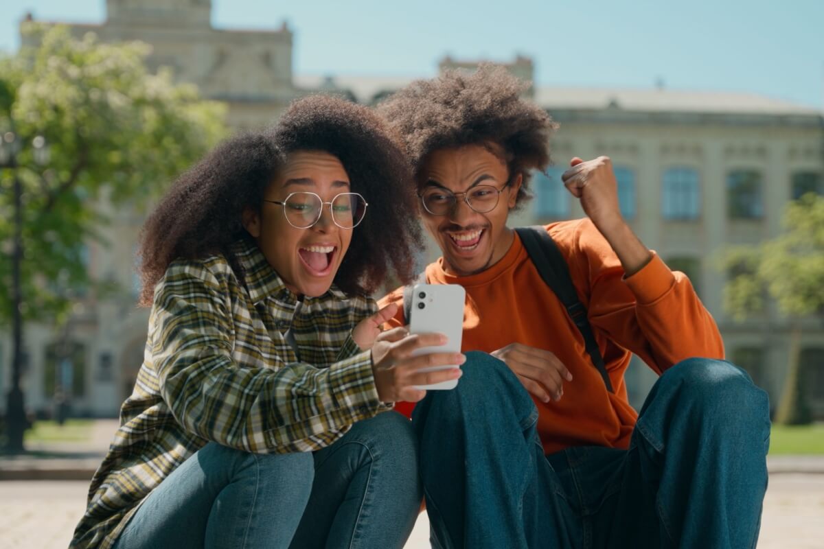 Mais importante do que olhar apenas a média geral é entender o desempenho em cada área do conhecimento