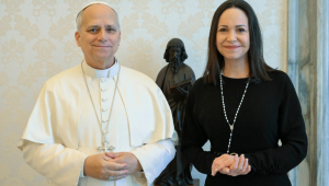 Papa Leão XIV recebe a líder opositora da Venezuela María Corina Machado