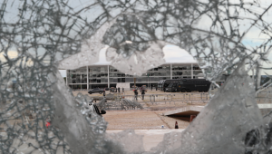 Manifestantes invadem Congresso, STF e Palácio do Planalto