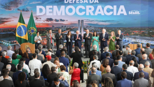 Presidente Lula participa de cerimônia que relembra ataques às sedes dos Três Poderes, em 2023