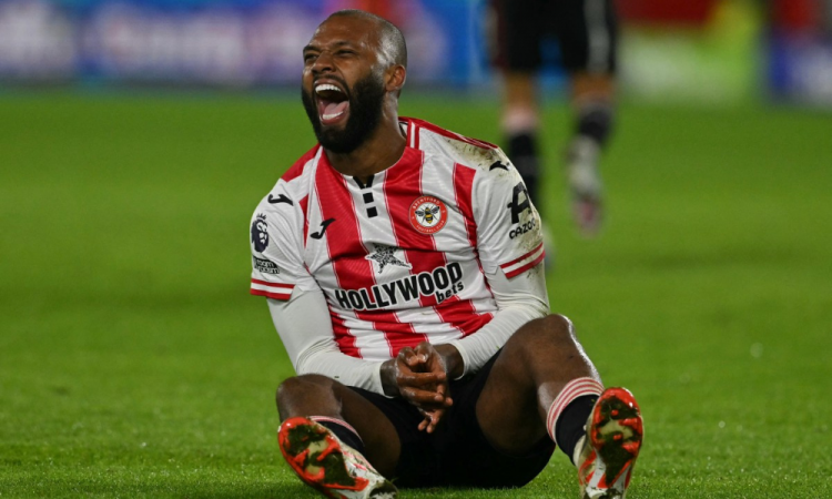 Igor Thiago se tornou o maior artilheiro brasileiro em uma única edição de Premier League