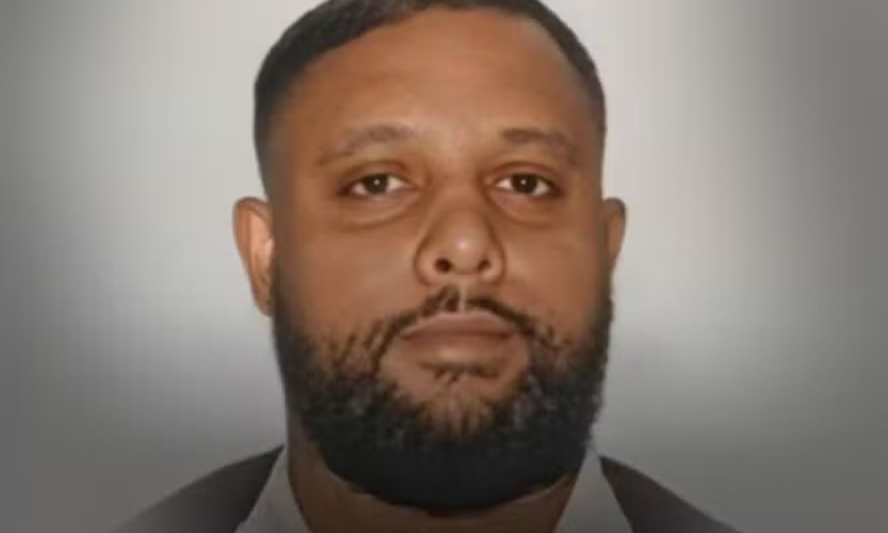 Vítima, identificada como Rafael Ventura Martins, de 32 anos, jantava com sua companheira no estabelecimento 'Caldinho do Nenen' quando o crime ocorreu