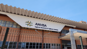 Fachada do prédio da Agência Nacional de Vigilância Sanitária (Anvisa), em Brasília