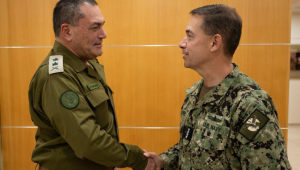 Chefe do Estado-Maior de Israel, Eyal Zamir, e comandante do Comando Central dos EUA, almirante Brad Cooper