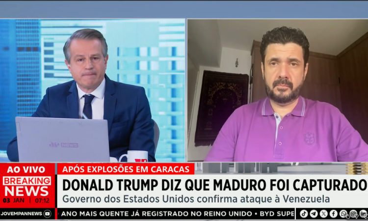 O professor de Relações Internacionais Danilo PorfÍrio afirmou que o ataque dos Estados Unidos à Venezuela segue um padrão histórico de intervenções e se insere no que ele chama de “Doutrina Trump”. Segundo o especialista, a ação busca reforçar a primazia dos EUA no continente americano, enviar um recado a potências como China e Rússia e garantir controle sobre recursos estratégicos, como o petróleo.