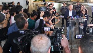 Fronteira do Brasil com a Venezuela está tranquila e aberta, diz Múcio