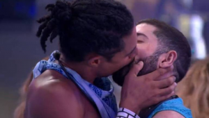 ‘BBB26’: Breno e Marcelo protagonizam o primeiro beijo da edição