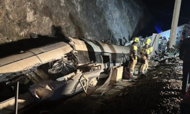 ​Colisão entre trens deixa ao menos 39 mortos na Espanha