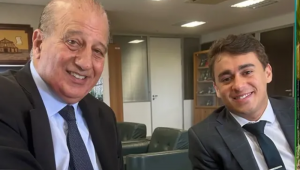 Ministro Augusto Nardes recebendo o deputado federal Nikolas Ferreira (PL-MG) em seu gabinete, em Brasília