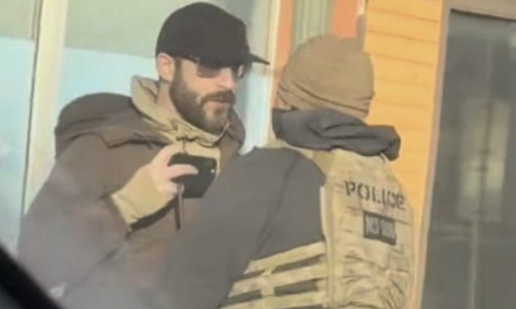 imagem-jvp-2026-01-29t094352.813-750x450 Governo dos EUA afasta dois agentes de imigração que mataram cidadão americano