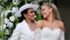 Marta se casa com jogadora Carrie Lawrence em cerimônia intimista na Flórica