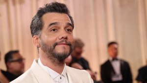 Wagner Moura leva Globo de Ouro de ‘Melhor Ator’
