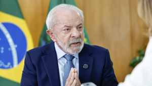 Lula dá entrevista o Uol
