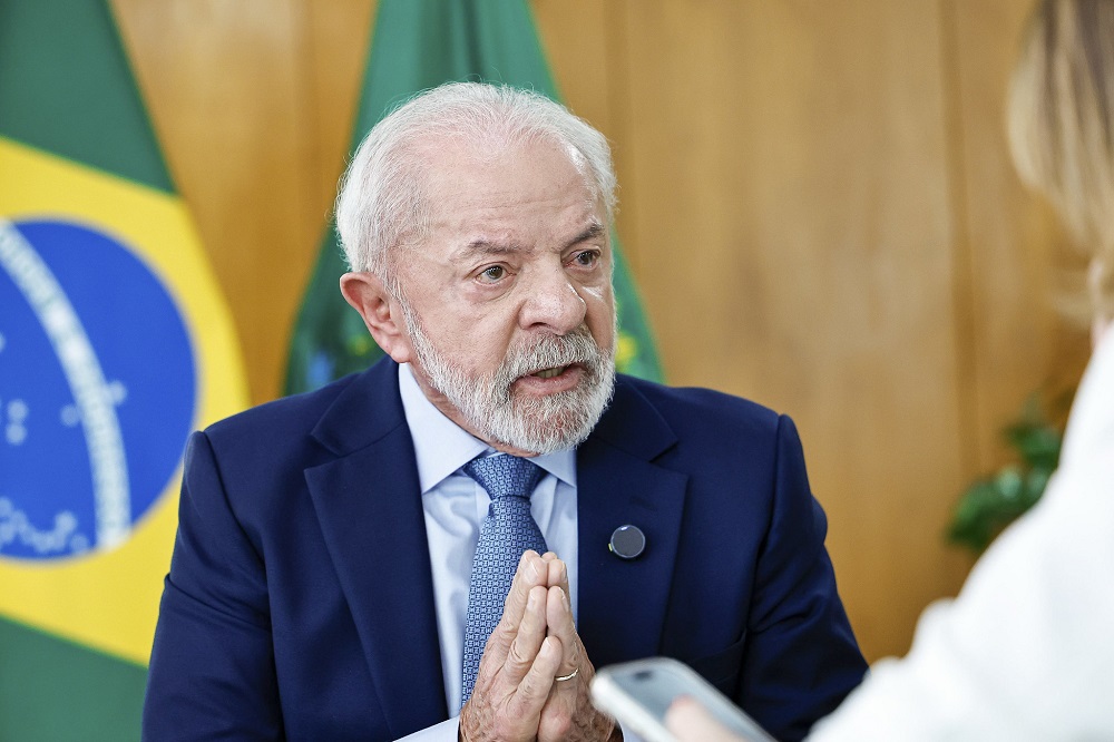 Lula dá entrevista o Uol