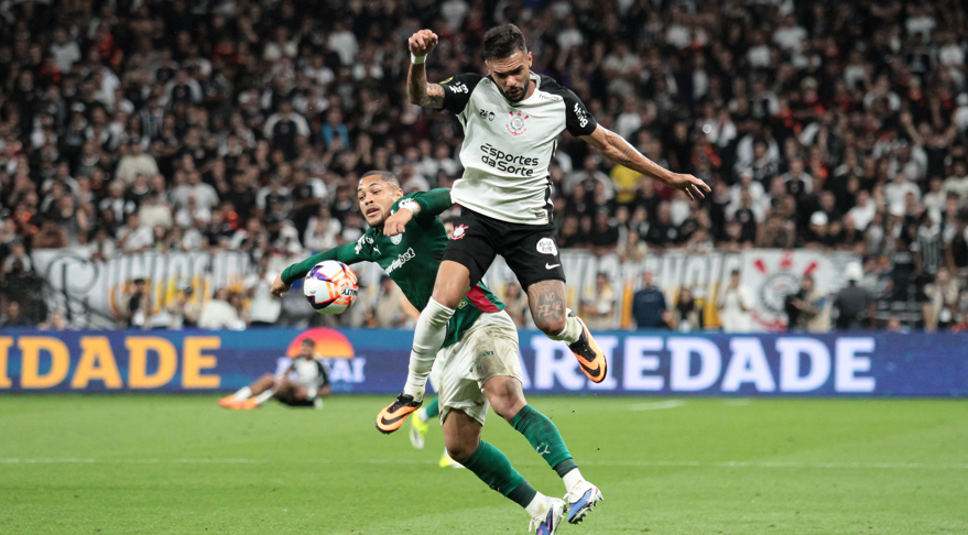 Memphis perde pênalti e Palmeiras vence o Corinthians com gol no fim