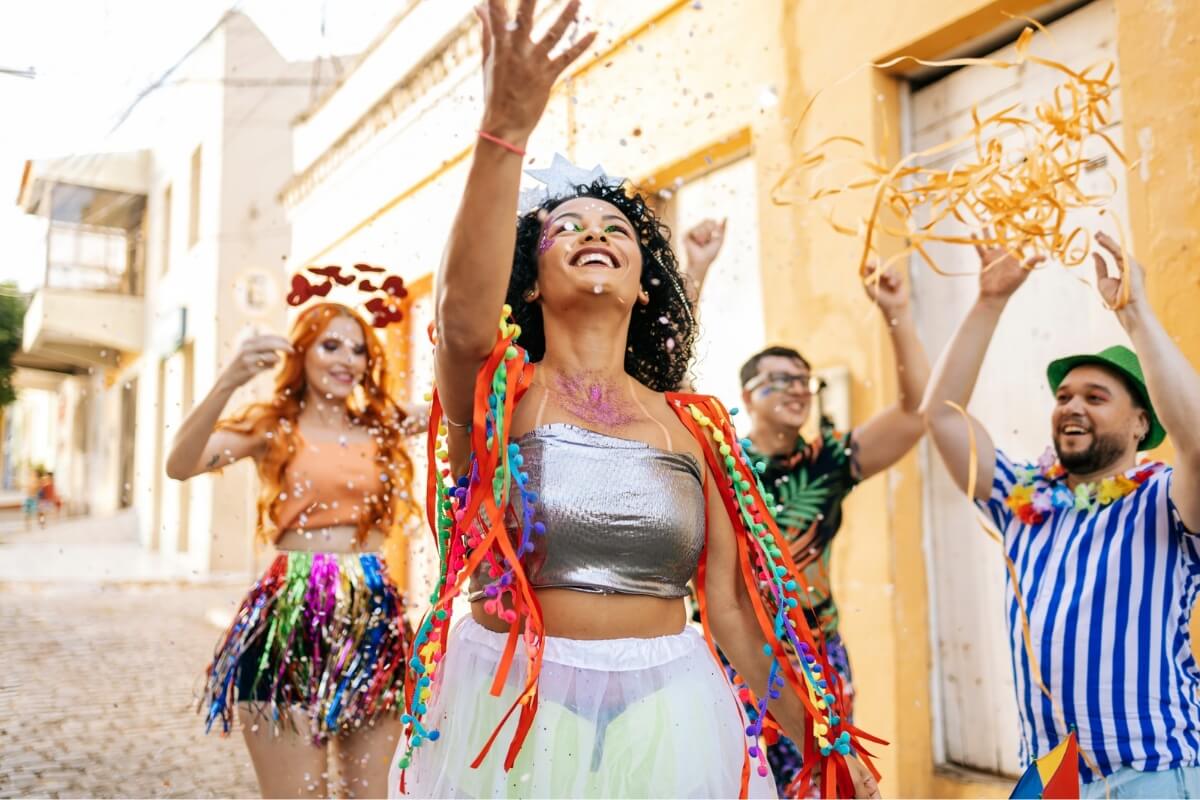 Cuidar do corpo antes, durante e depois do Carnaval é essencial para curtir a folia em preocupação 