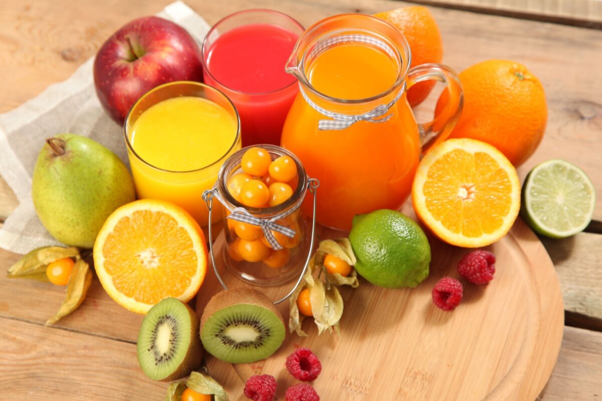 Certos alimentos e nutrientes ajudam a manter a hidratação e evitam a sensação de cansaço e sonolência 