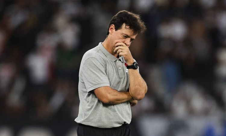 Vasco demite Diniz após derrota para o Fluminense na semifinal do Carioca