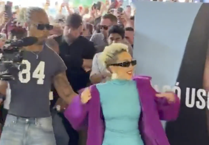 Doja Cat atrai multidão durante evento em shopping da Avenida Paulista