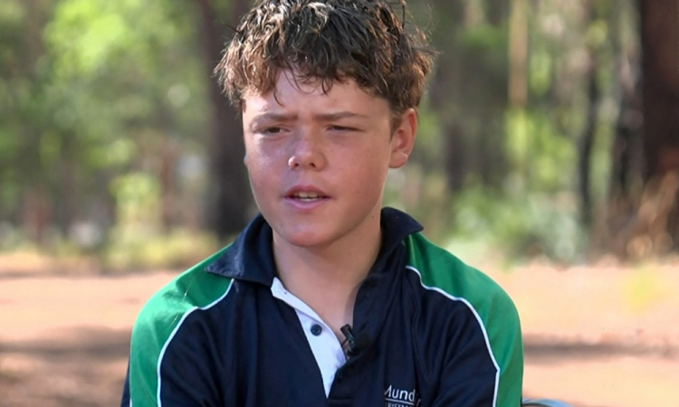 ​Menino nada por quatro horas para salvar mãe e irmãos perdidos na Austrália