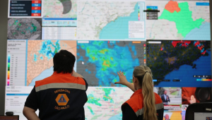 Defesa Civil instala gabinete de crise para enfrentar chuvas no litoral de SP