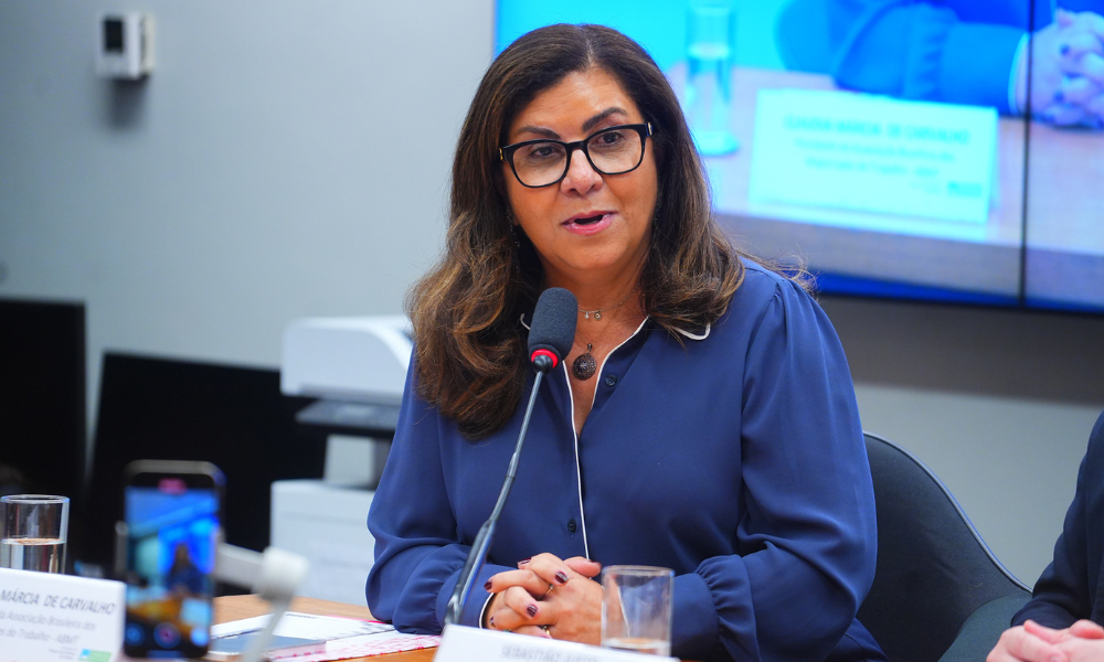 Juíza do Trabalho aposentada e presidente da Associação Brasileira de Magistrados de Trabalho (ABMT), Cláudia Márcia de Carvalho Soares