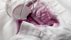 Como tirar manchas de uniforme: soluções práticas para roupas escolares