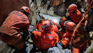 Mulher morre após desabamento de casa no Maracanã, zona norte do Rio