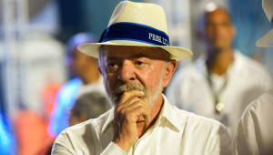 Lula durante desfile da Acadêmicos de Niterói