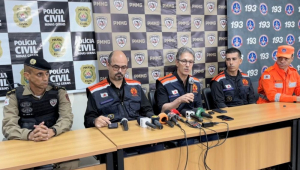 Governador Romeu Zema em coletiva com a Polícia e o Corpo de Bombeiros