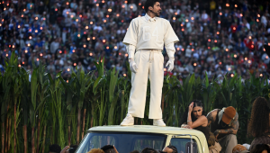 Bad Bunny celebra Porto Rico no Super Bowl e irrita Trump