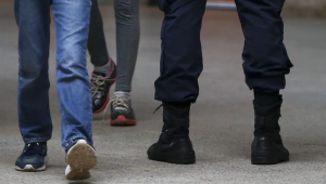 Primeiro dia de aulas no CED 01 da Estrutural, uma das escolas públicas do DF onde foi implementado o modelo cívico-militar. © Marcelo Camargo/Agência Brasil Versão em áudio