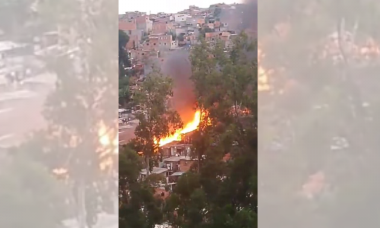 Inc&ecirc;ndio em comunidade da Brasil&acirc;ndia deixa duas pessoas feridas em SP