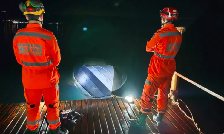 Seis pessoas morreram no acidente envolvendo uma lancha, no Rio Grande, divisa entre SP e MG Foto: Divulga&ccedil;&atilde;o/Corpo de Bombeiros de Minas Gerais