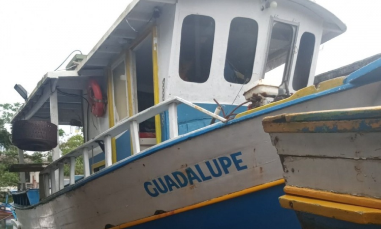 Naufr&aacute;gio provocado por chuva forte deixa dois mortos em Ubatuba