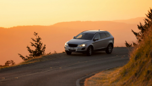 Bateria do carro no calor: por que descarrega mais e como evitar