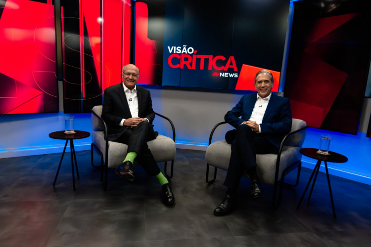 ​Taxa de juros é uma ‘anomalia’ e interfere na dívida pública, diz Alckmin