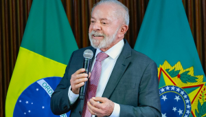 Lula sanciona projeto que amplia licença-paternidade para até 20 dias