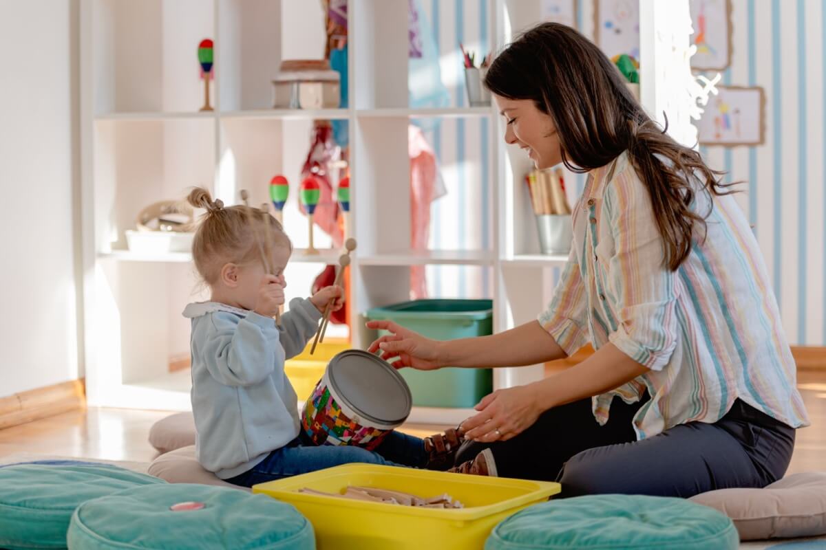 Musicoterapia ajuda a estimular habilidades importantes nas crianças 