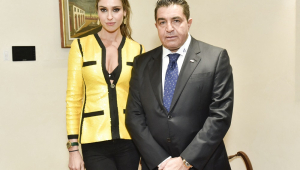 Ex-modelo brasileira acusa aliado de Trump de estupro e violência doméstica