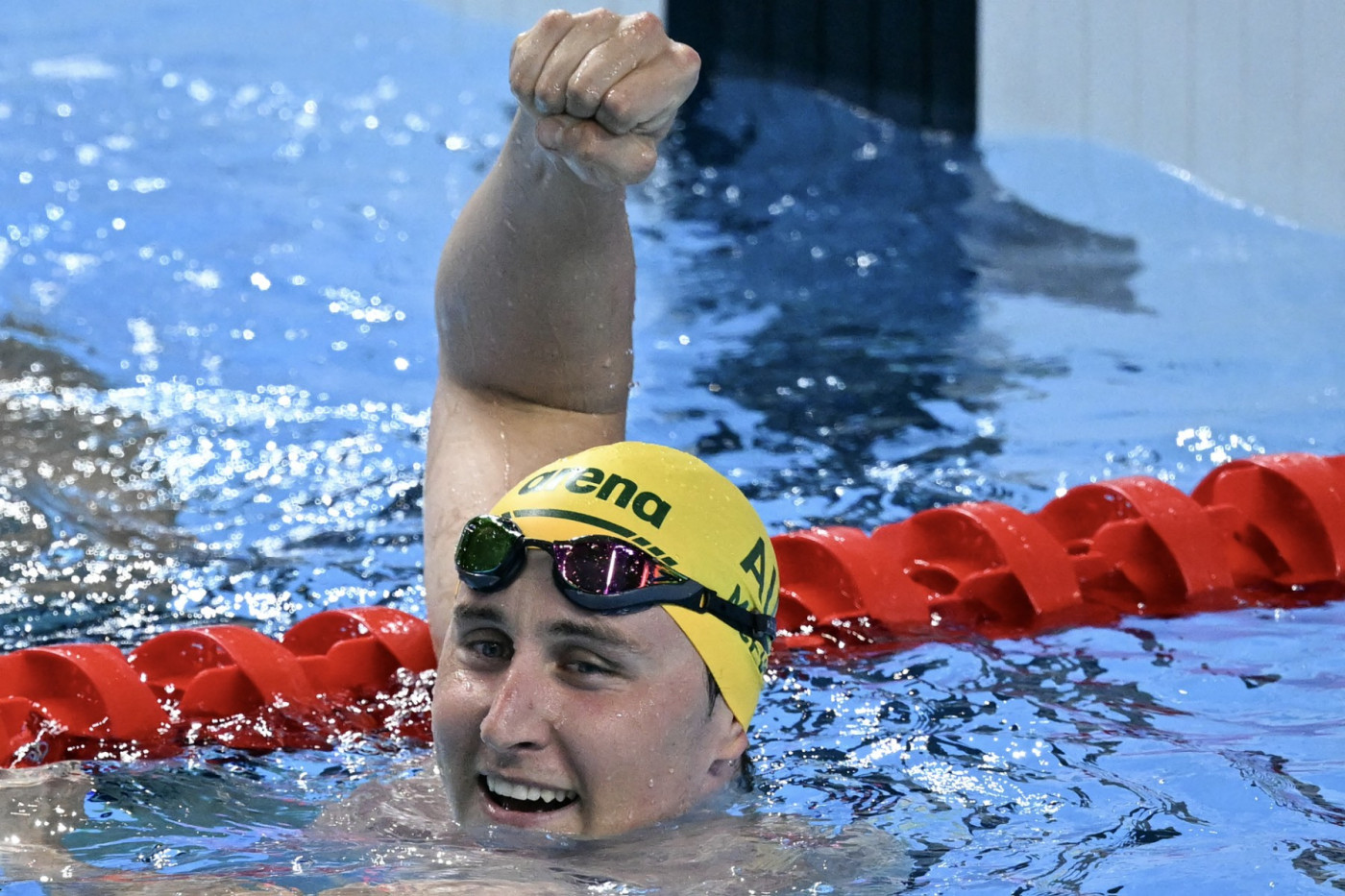 Nadador australiano Cameron McEvoy comemora vitória
