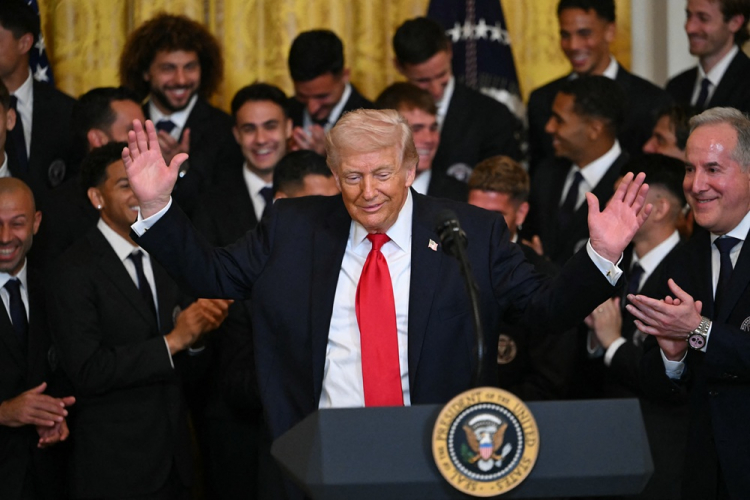 Donald Trump diz que Palmeiras é o ‘melhor time brasileiro’ ao receber Messi