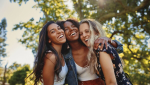 Amigo de cada signo: veja como é a relação de amizade com nativos