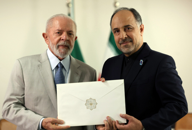 Brasília (DF), 22.05.2024 - Presidente Luiz Inácio Lula da Silva recebe as cartas credenciais de oito novos embaixadores no Brasil, em cerimônia no Palácio do Planalto. – Embaixador do Irã, Abdollah Nekounam Ghadirli
